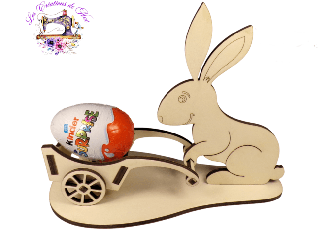 Lapin de Pâques avec sa brouette